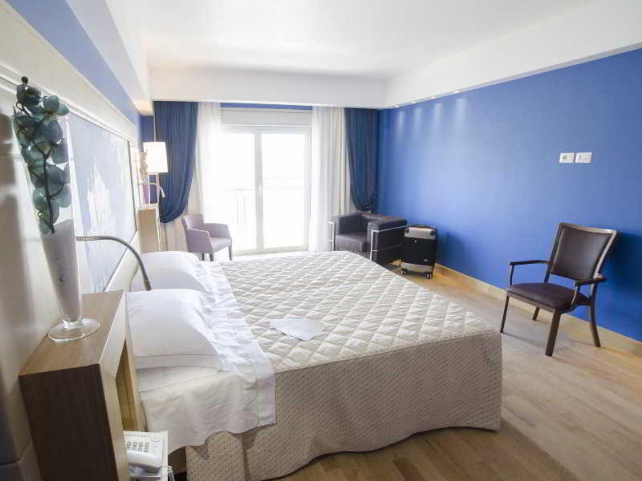 Hotel International Airport 4*