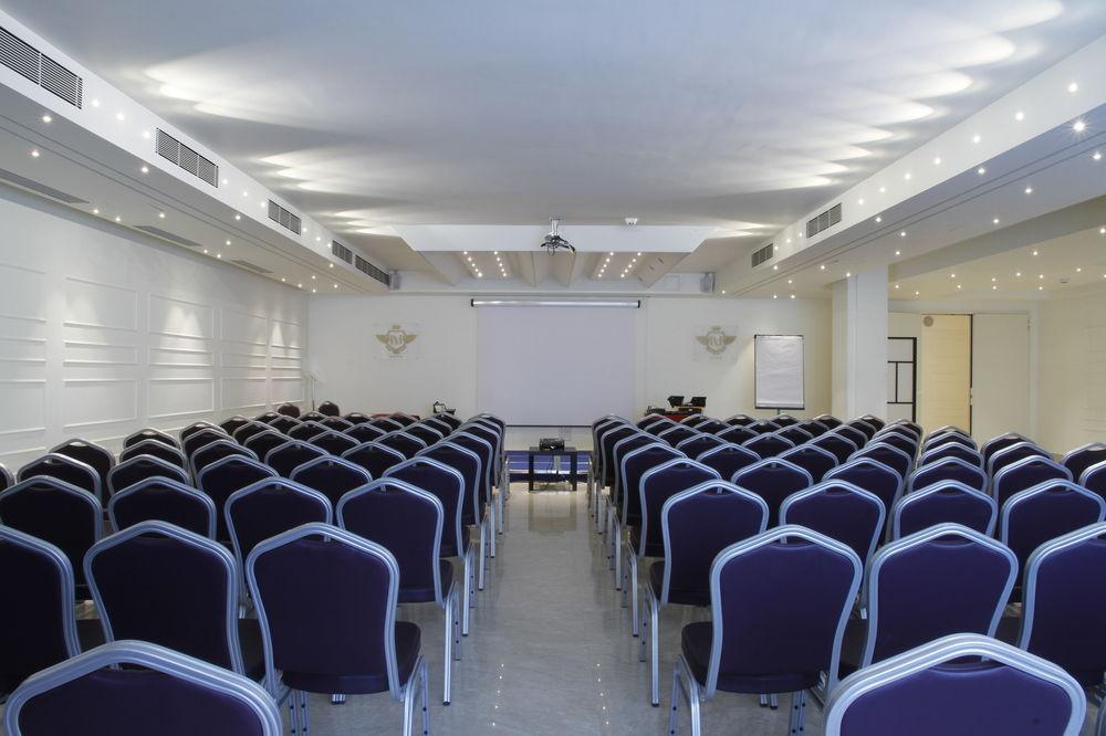 Hotel International Airport 4*
