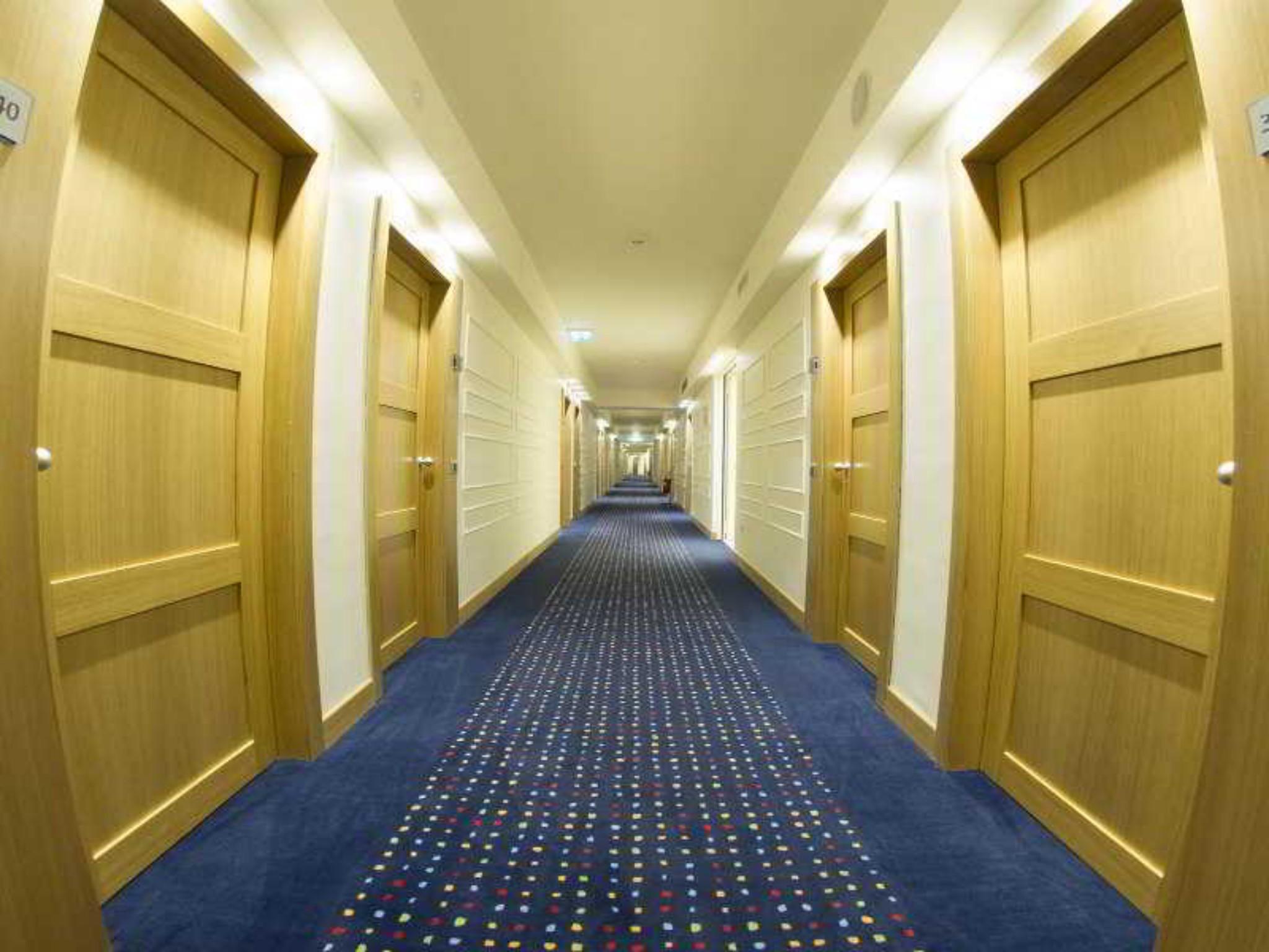 International Airport Hotel 4*